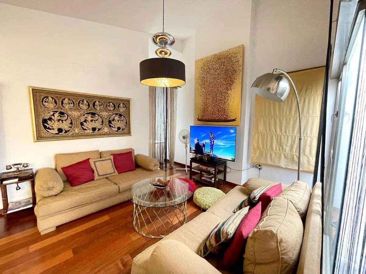 Atico En Plaza De La Constitucion 3 Bedrooms Málaga