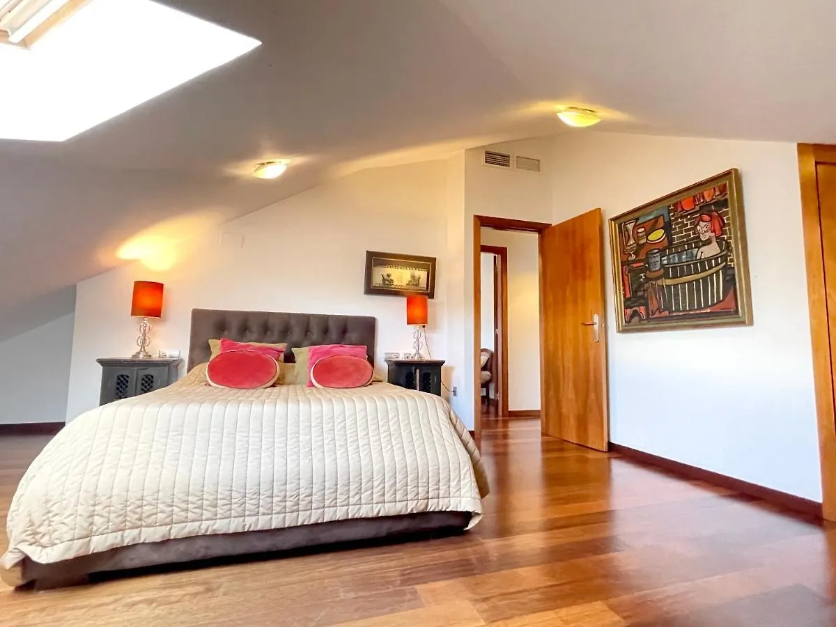 Atico En Plaza De La Constitucion 3 Bedrooms Málaga 0*,  Spanyolország