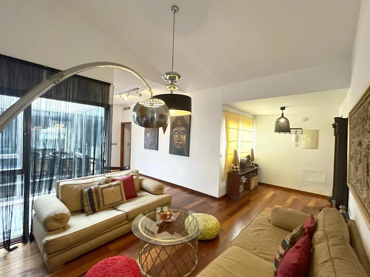 Atico En Plaza De La Constitucion 3 Bedrooms Málaga