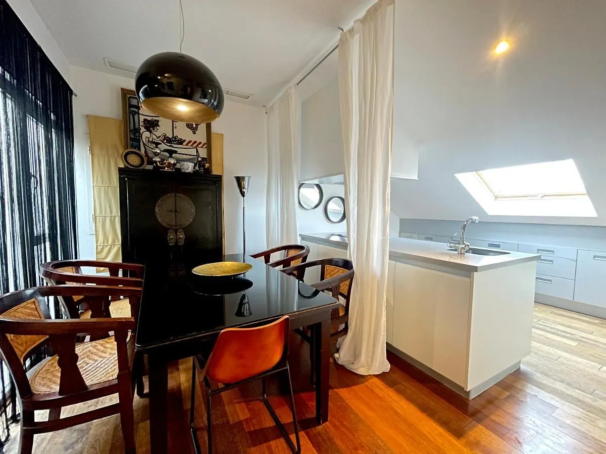 Apartman Atico En Plaza De La Constitucion 3 Bedrooms Málaga Spanyolország