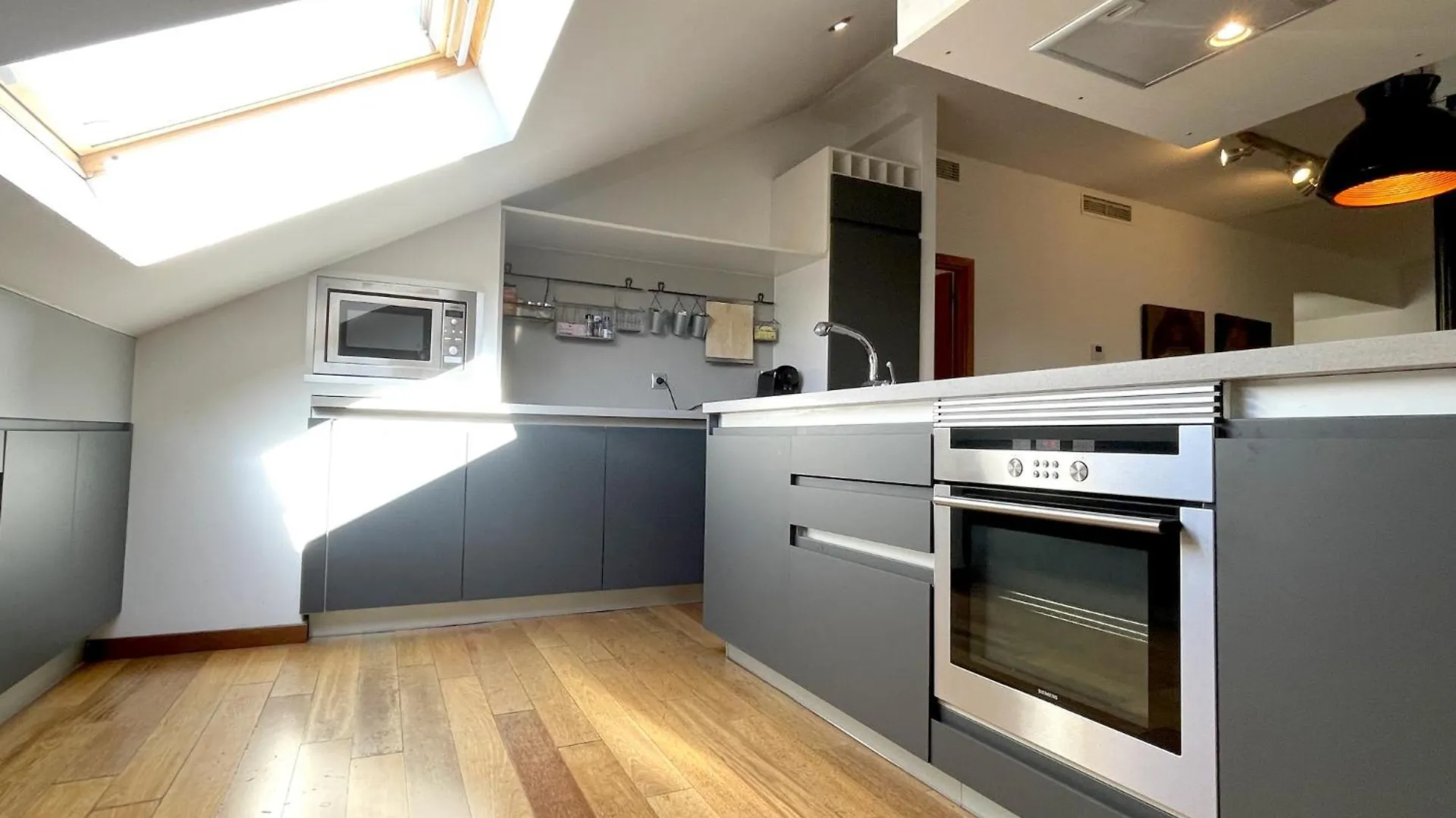 Atico En Plaza De La Constitucion 3 Bedrooms Málaga Apartman