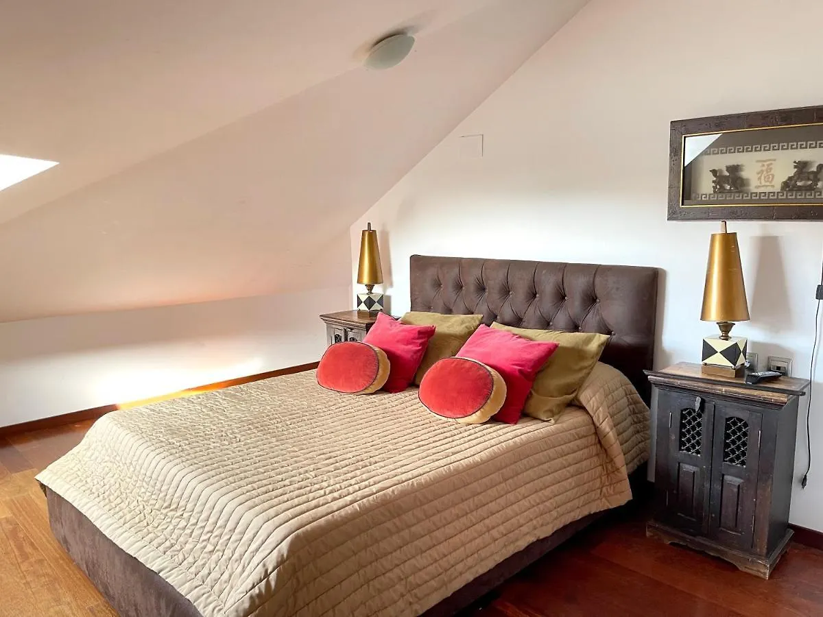 Atico En Plaza De La Constitucion 3 Bedrooms 말라가 아파트