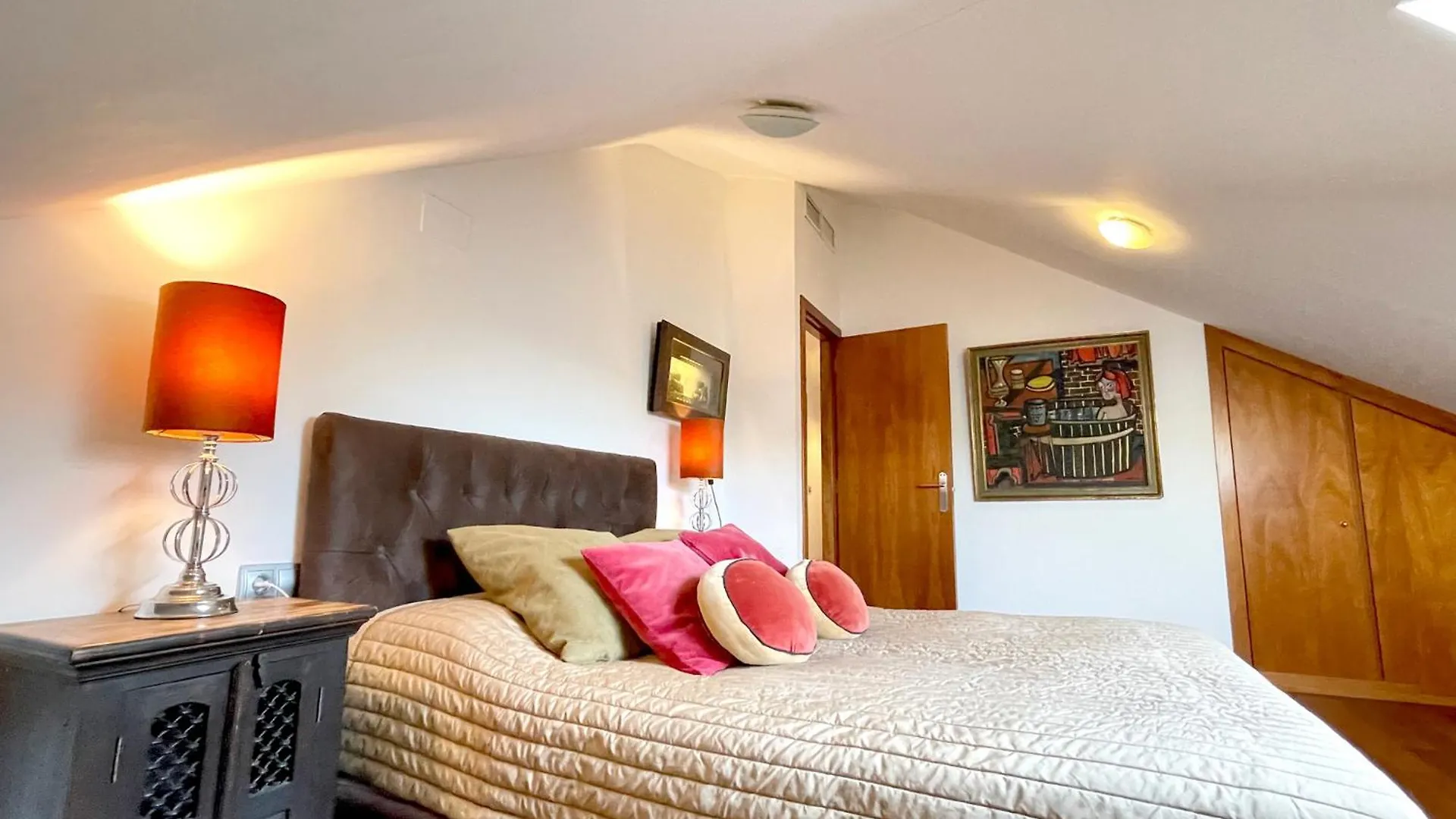 아파트 Atico En Plaza De La Constitucion 3 Bedrooms 말라가