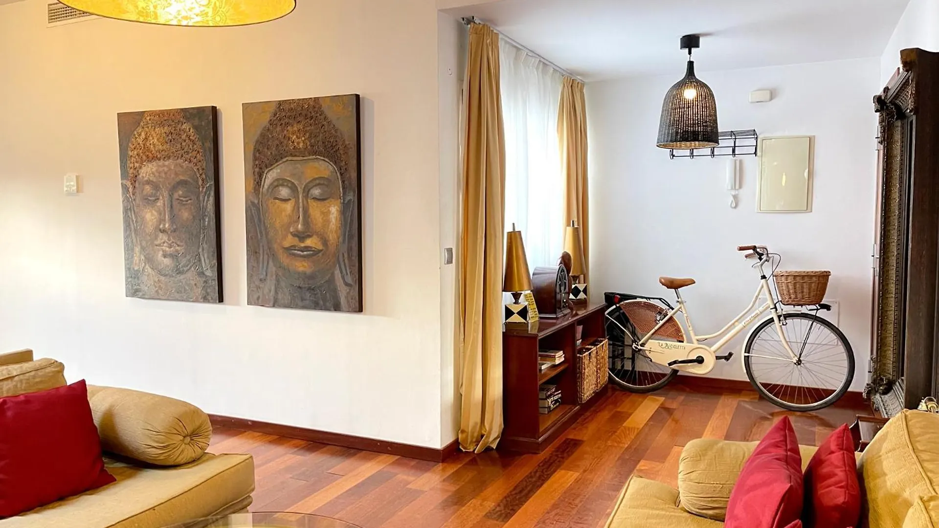 Atico En Plaza De La Constitucion 3 Bedrooms 말라가 스페인