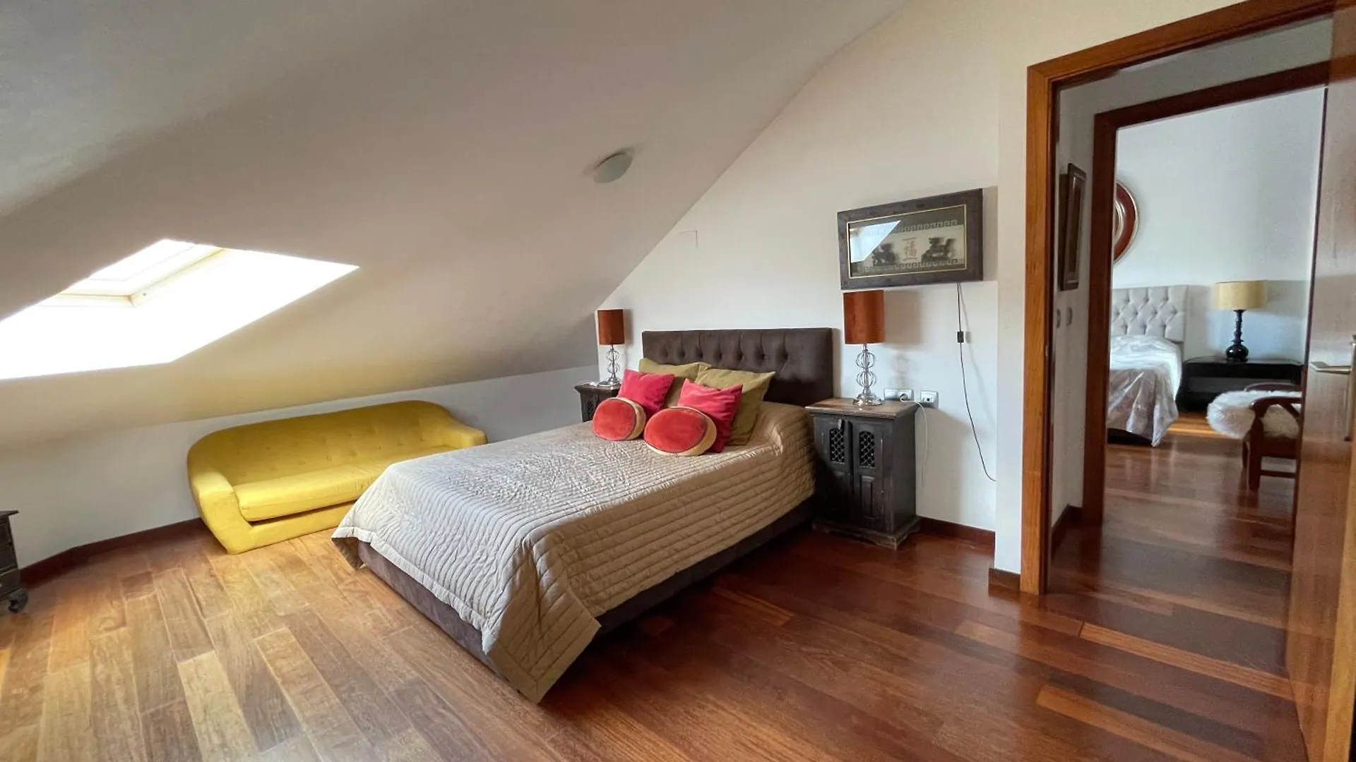 Atico En Plaza De La Constitucion 3 Bedrooms 말라가 아파트