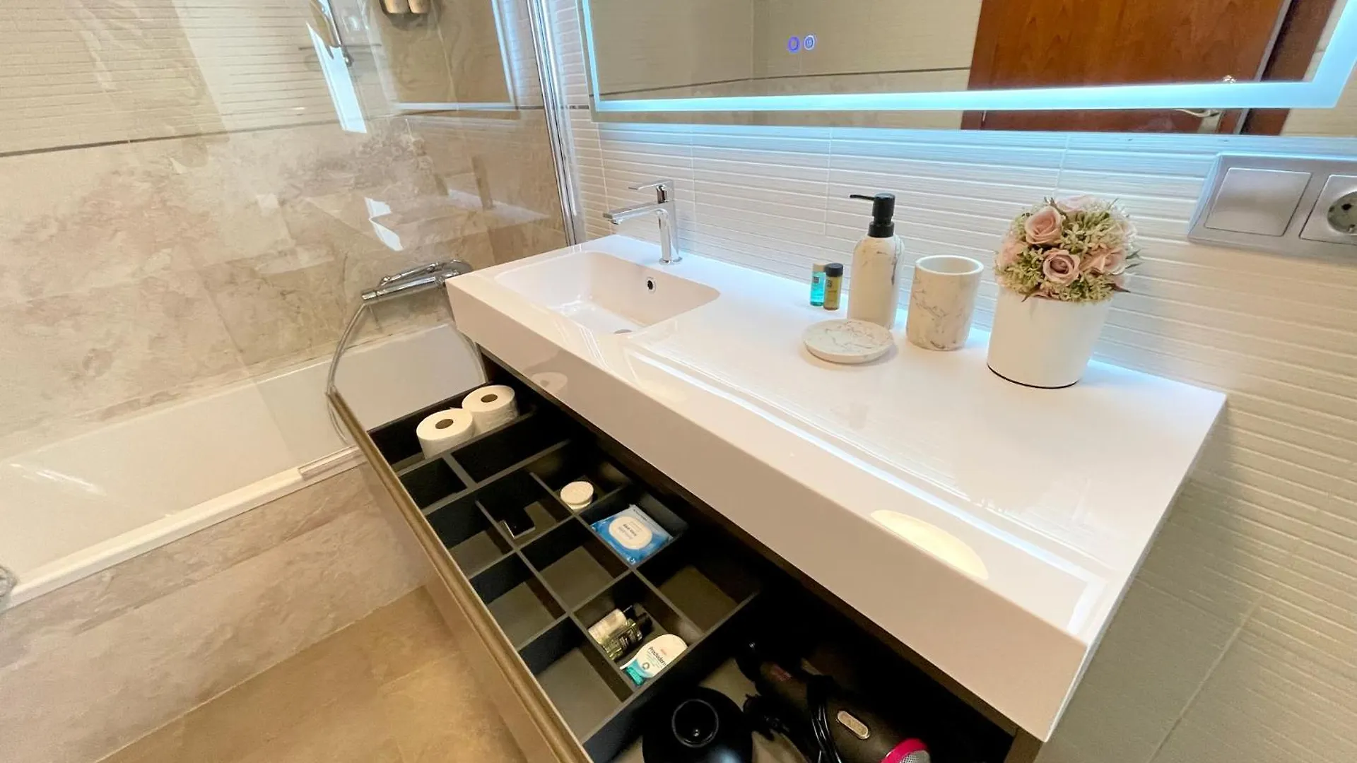 아파트 Atico En Plaza De La Constitucion 3 Bedrooms 말라가 스페인